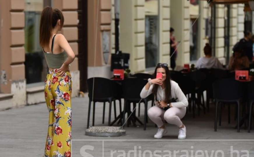 Sarajevo će biti, sve drugo će proći: Šetnja, kafa i slikanje