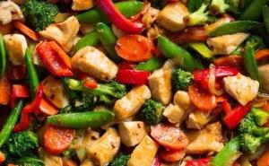 Jednostavno, jeftino i ukusno: Recept za zapečenu piletinu u tavi