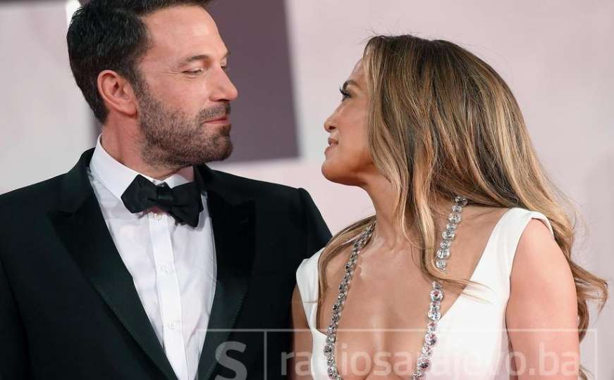 Ovako izgleda zaljubljeni par: J. Lo i Ben Affleck "zapalili" crveni tepih u Veneciji