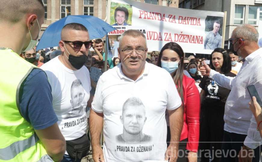 Muriz Memić stigao na proteste - svi traže pravdu za njegovog Dženana!