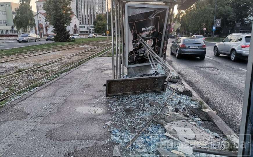 Pogledajte kako izgleda tramvajsko stajalište u Sarajevu nakon nesreće