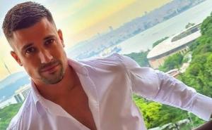 Seksi hirurg Vujović kaže da se teško nosi s ženskim ponudama