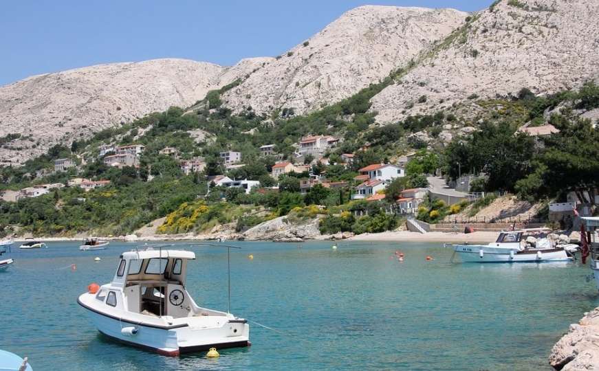 Tragedija na hrvatskoj plaži: Mladić (22) smrtno stradao dok je prao sprave u aquaparku