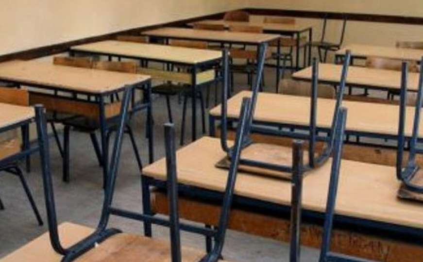 Zaraženo 187 učenika: Krizni štab zauzeo stav o načinu odvijanja nastave u KS