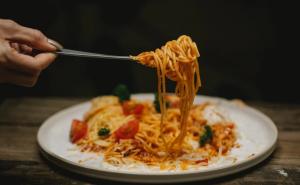 Zašto ne biste trebali dodavati ulje u vodu kada kuhate tjesteninu