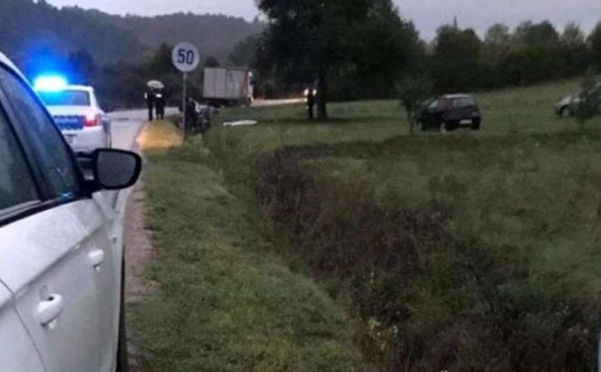 Težak sudar kamiona i automobila u BiH, jedna osoba poginula