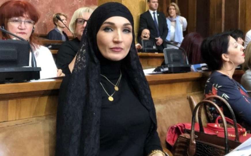 Supruga Muamera Zukorlića imenovana za pomoćnika ministra prosvjete u Srbiji