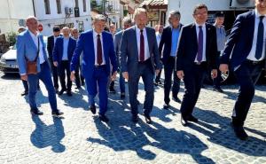 Izetbegović iz Tešnja poručuje: SDA igra bijelim figurama 