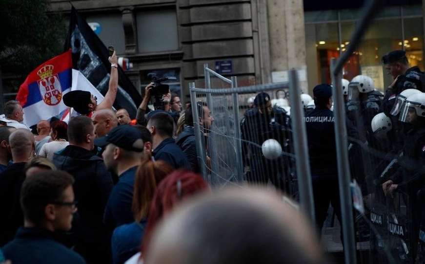 Haos u Beogradu: Policija zaustavila antivaksere, blokiran centar grada