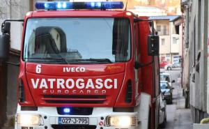 Požar u centru Sarajeva: Četiri vatrogasne ekipe na terenu