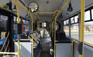 Incident u susjedstvu: Vozač autobusa vrijeđao nepokretnu ženu, putnici u šoku