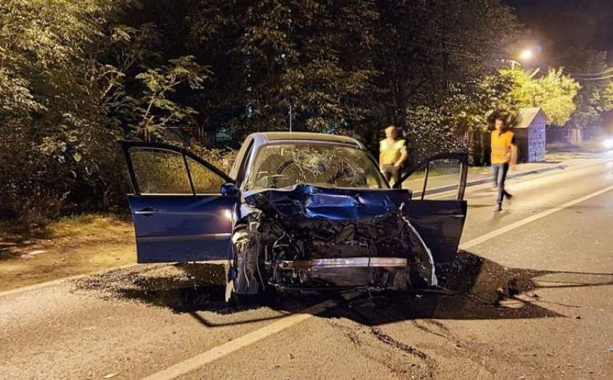 Jedna osoba povrijeđena nakon sudara tri vozila kod Mostara