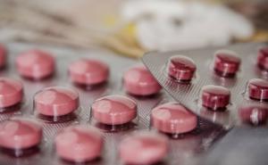Pfizer testira tablete protiv COVID-19: "Terapija bi mogla pomoći u ranom suzbijanju"