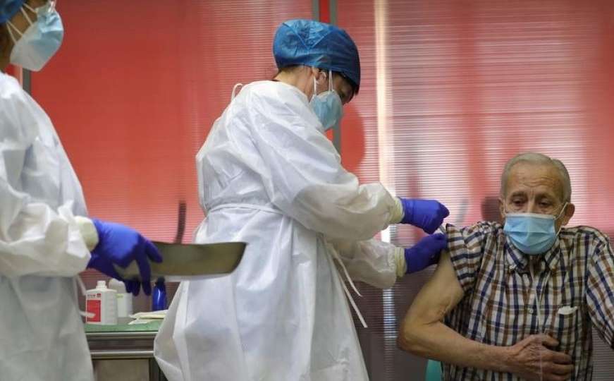 Španija uvodi dodatnu dozu cjepiva za sve starije od 70 godina