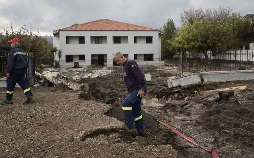 Grčki otok Evia pogođen snažnom olujom
