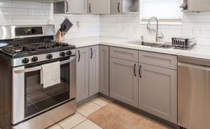 Nevjerovatno: Jeste li znali za šta služi ladica ispod šporeta?