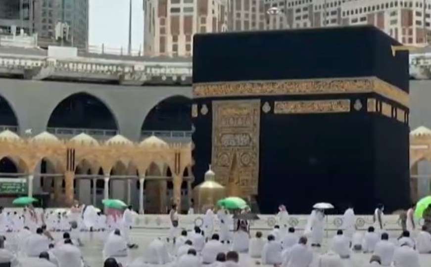 Džamija u Meki ponovo otvorena u punom kapacitetu