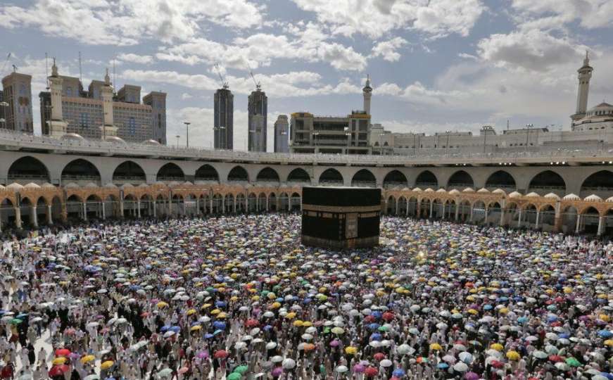 Džamije u Mekki i Medini otvorene u punom kapacitetu