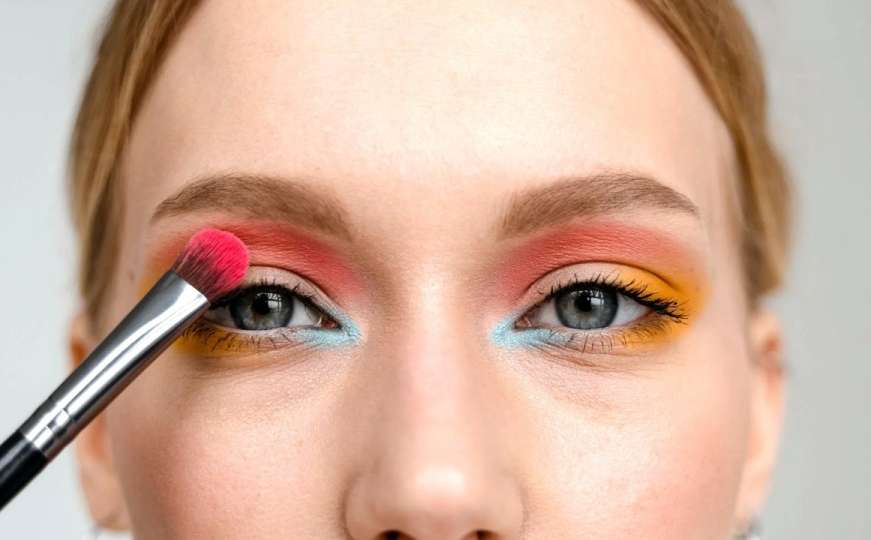 Make up lekcije: Kako se pravilno nanosi sjenka za oči?