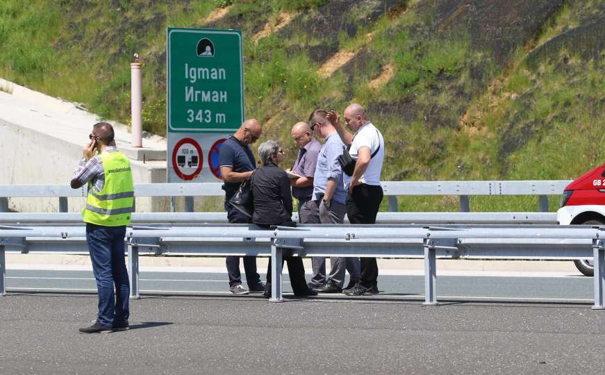 Udes na autoputu prema Zenici: Jedna osoba prevezena u bolnicu