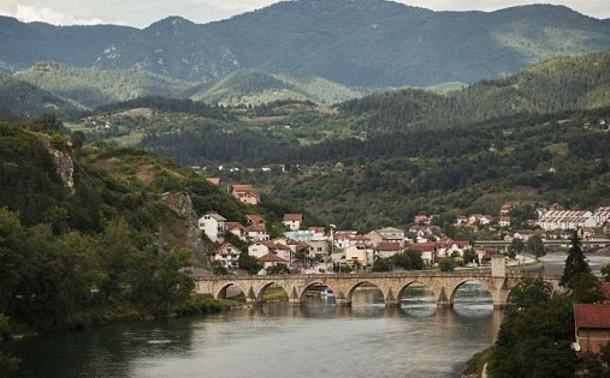 Tragedija u BiH: Muškarac izgubio život od posljedica strujnog udara