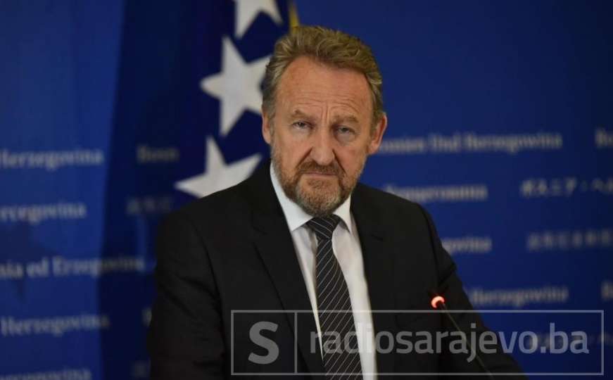 Izetbegović: Ako ne želite rat morate biti spremni za njega