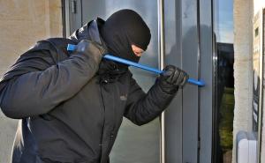 Razbojnik obio džamiju i otuđio novac i nakit