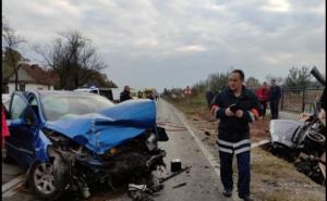 Težak udes u BiH: Vatrogasci sjekli auto da dođu do povrijeđenih