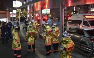 Užas u Tokiju: Muškarac nožem napao putnike u vozu i zapalio vagon