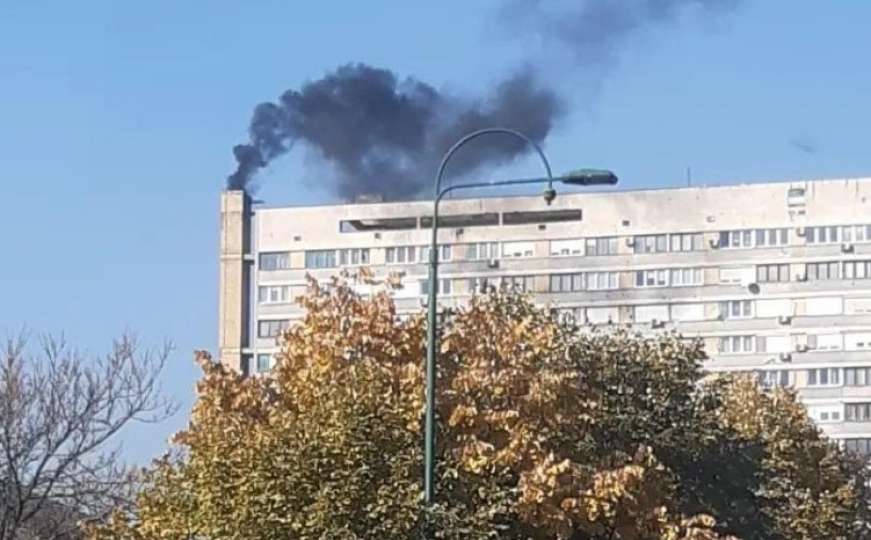 Foto kritika: Šta se loži u Sarajevu pa kulja crni dim?