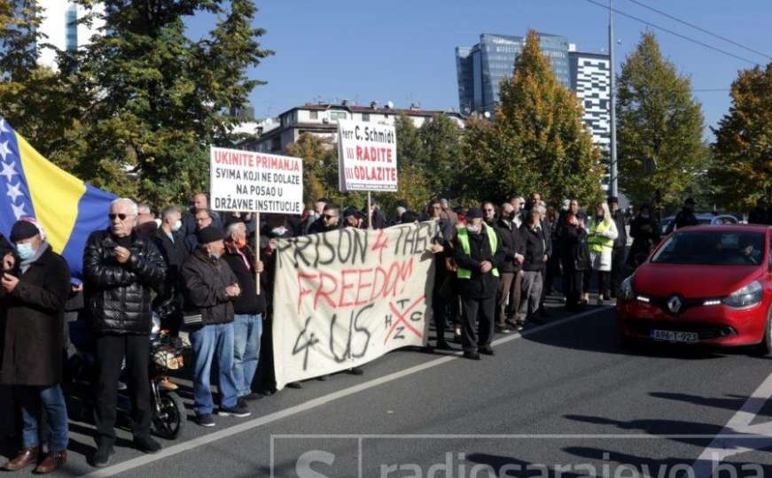 Danas novi protesti u Sarajevu: Građani ispred ambasade SAD-a