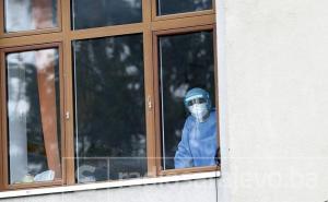 Broj preminulih od COVID-a u svijetu premašio pet miliona