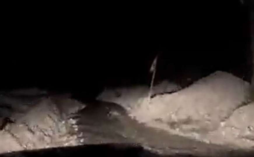 Snimka iz Jablanice: Cesta skoro nestala uslijed nevremena  