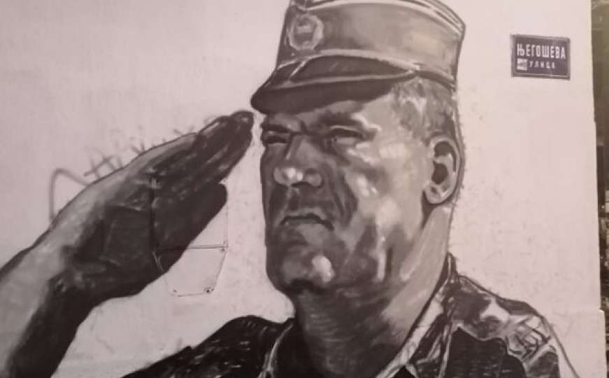 "Vulin zabranio okupljanje": Mural Ratka Mladića u Beogradu neće biti uklonjen