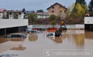 Evo kakva je situacija na Otesu: Automobili pod vodom, poplavljene ceste...