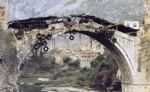 Na današnji dan srušen Stari most