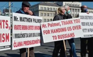Sattler održao sastanak sa građanima koji su protestovali ispred zgrade EU