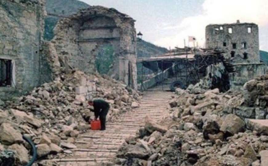 Danas se navršava 28. godišnjica rušenja Starog mosta: Ubili su tebe, ali nisu dušu