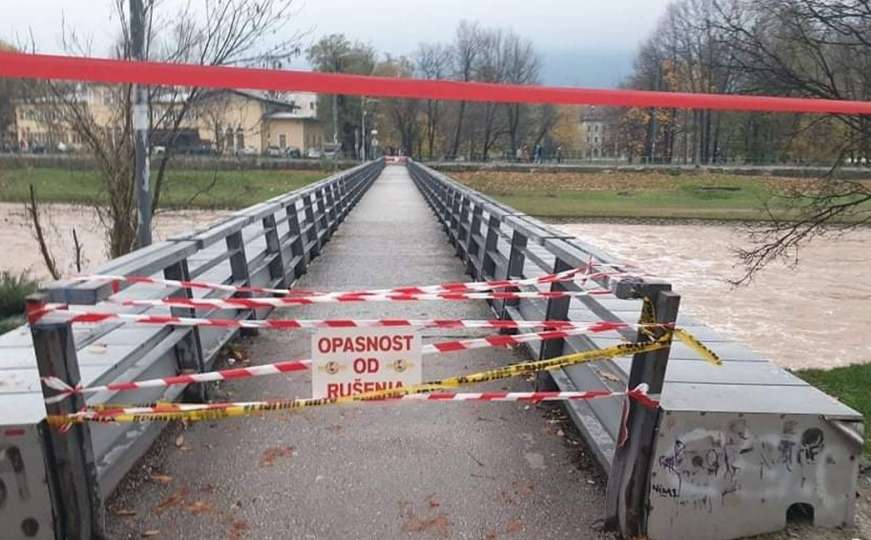 Zatvoren pješački most na Ilidži nakon obilnih poplava