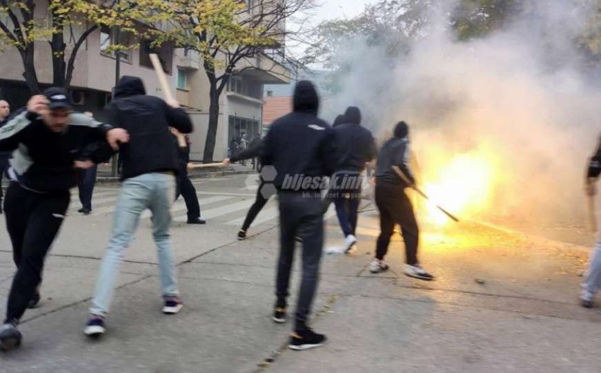 Pogledajte fotografije iz Mostara: Haos na ulici, policija u okršaju sa navijačima