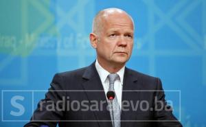 William Hague upozorava: Hitno rasporediti trupe u Brčkom i na aerodromu u Tuzli