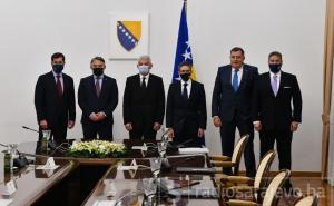 Pogledajte dolazak Dereka Cholleta na sastanak sa članovima Predsjedništva BiH