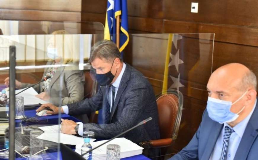 Vlada FBiH ograničava proizvodnju rakije za fizička lica