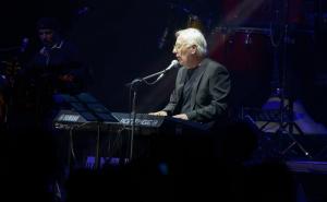 Oliver Dragojević: "Kad mi dođeš ti i osmijeh vratiš mi..."