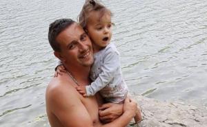 Poruka koja slama srca: Otac se oprostio od malene Džene 