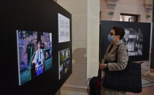 Dječiji pogled kroz foto objektiv: Otvorena izložba fotografija Chrisa Leslija