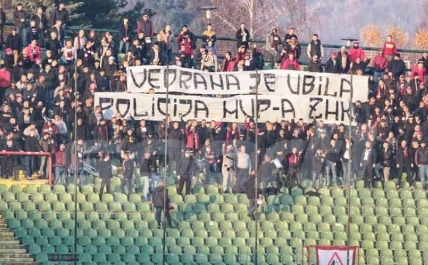 Navijači Sarajeva transparentom pokazali ko skriva istinu u slučaju Vedrana Puljića