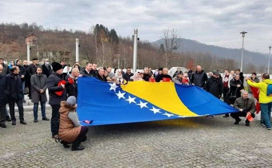 Dan državnosti u Potočarima: "Okupili smo se danas i tako će biti do sudnjeg dana!"
