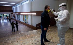 Slovačka u lockdownu, a Češka postrožuje mjere da bi ga izbjegla