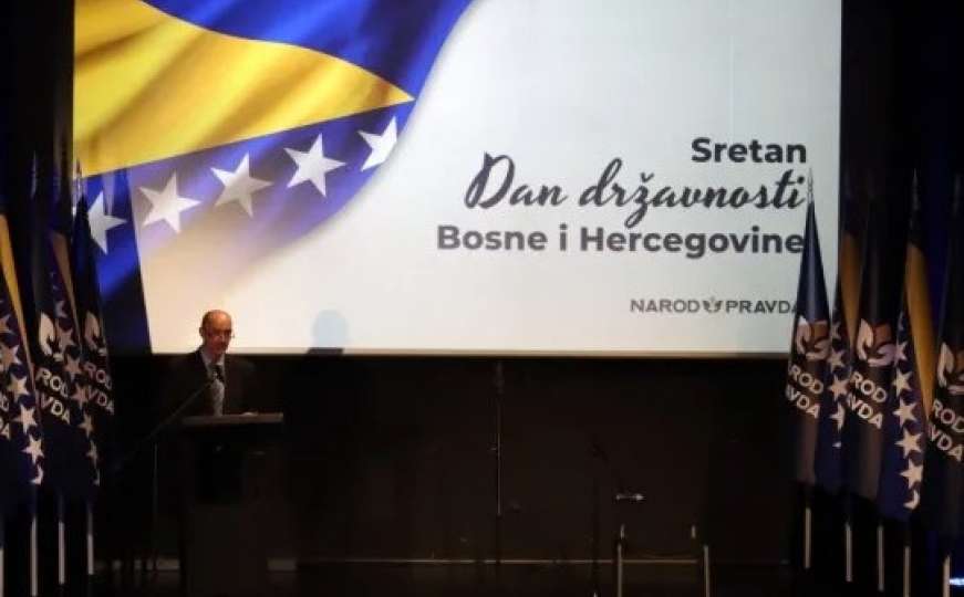 Uz stihove „Bosna je ćilimom zastrta“ i poruke o BiH, održana svečanost u Zvorniku